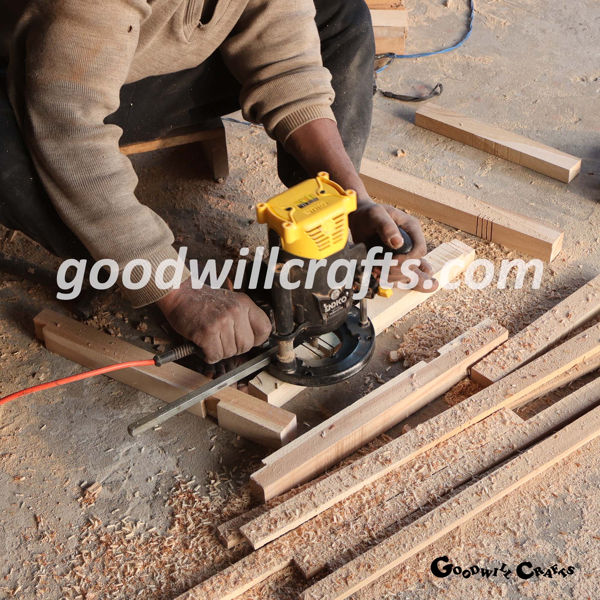 Wooden handicrafts and custom manufacturing